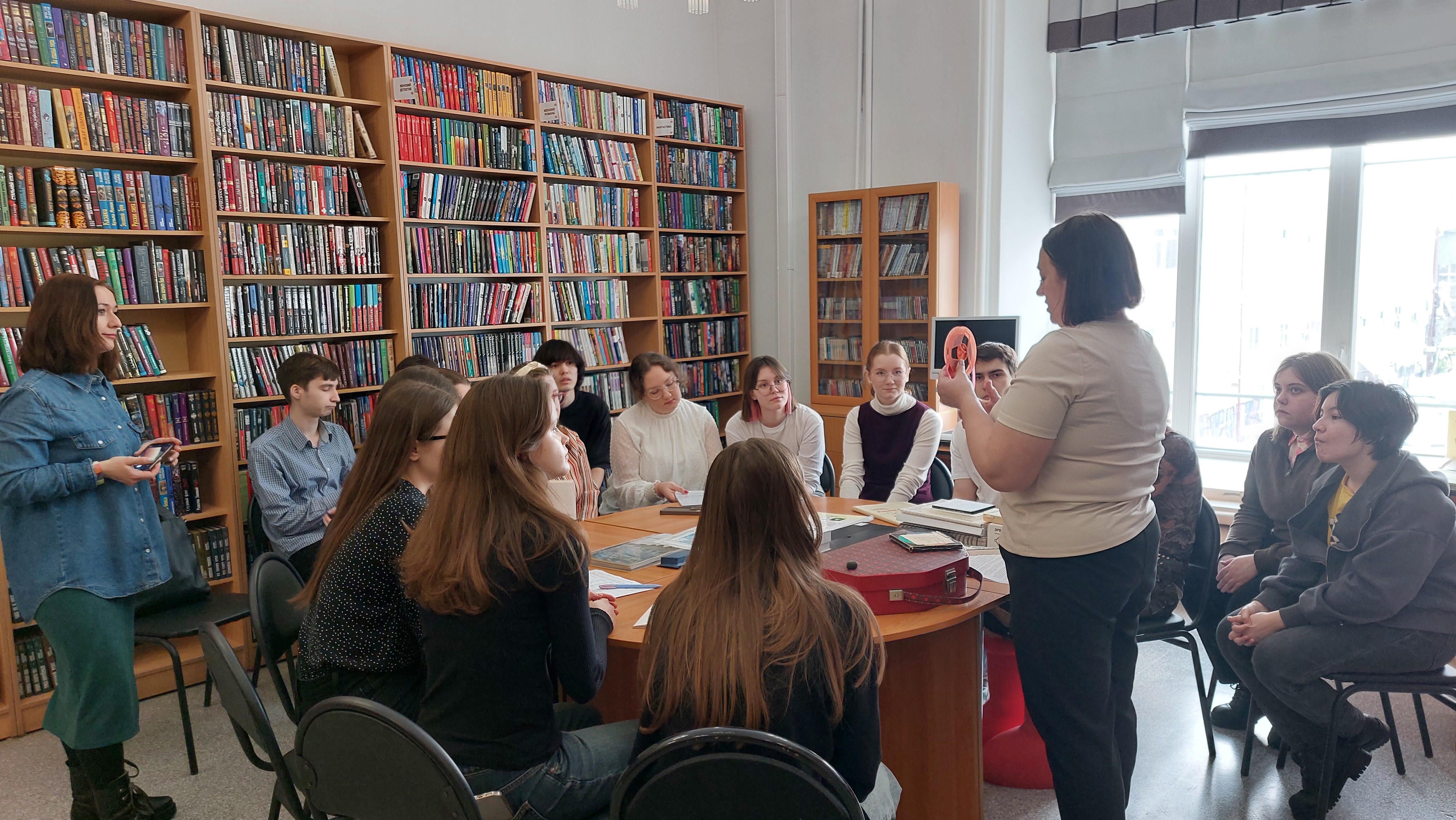 Мир, открытый для всех: студенты ТГУ в отделе обслуживания людей с инвалидностью