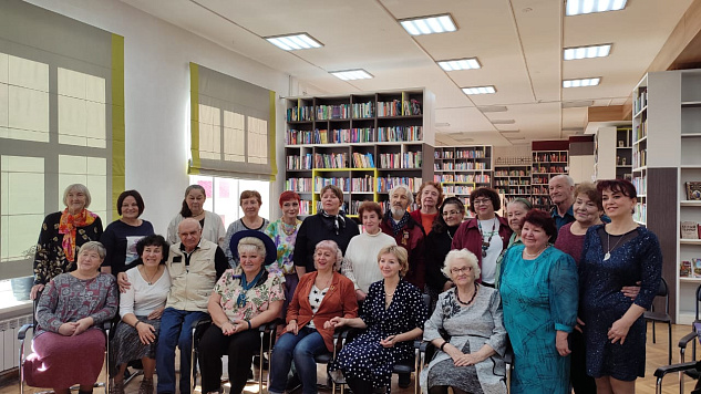 Поэтическому клубу «Стихи зовут» – 1 год!