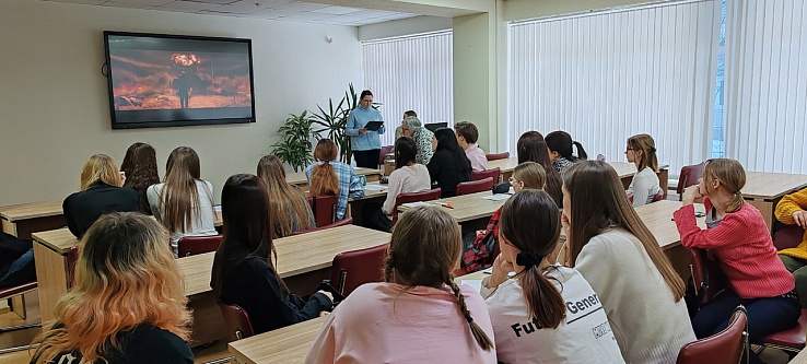 Интеллектуальная игра «Гении науки» в Томском промышленно-гуманитарном колледже