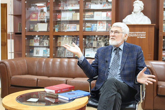 В гостях у Пушкинки: интервью с председателем Томской писательской организации Геннадием Скарлыгиным